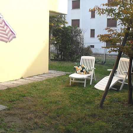 Marinella Apartman Bibione Kültér fotó